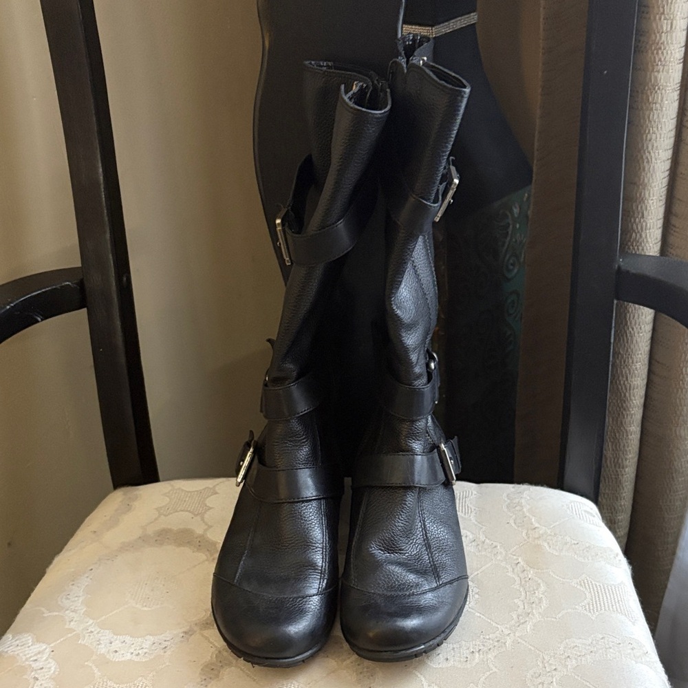 Black Leather Women's Boots - Picture 7 of 7